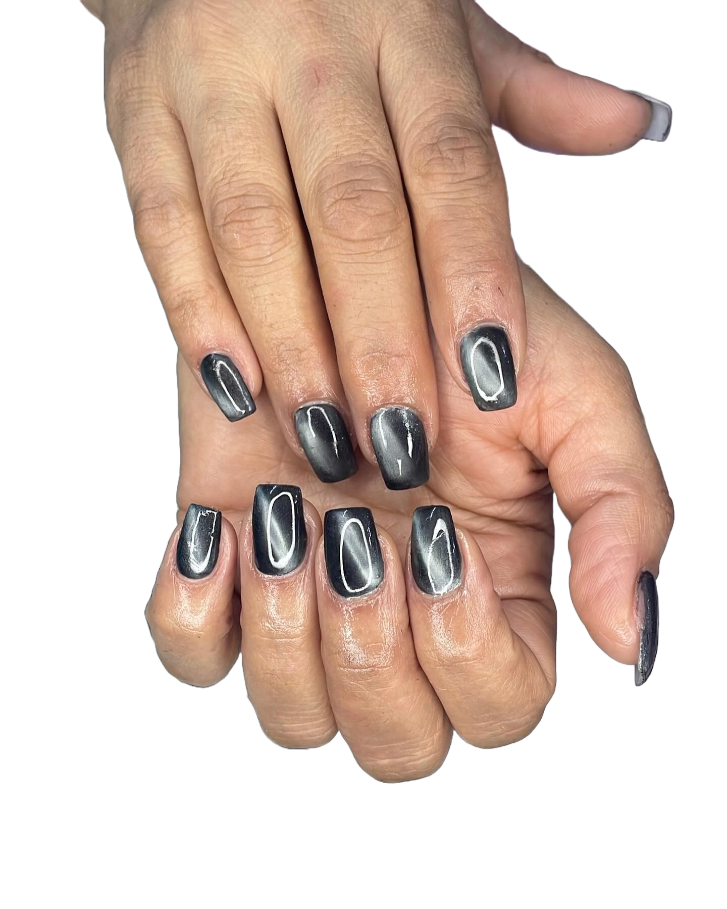 Manucure et pose de capsules par Soussou Nails à Tunis